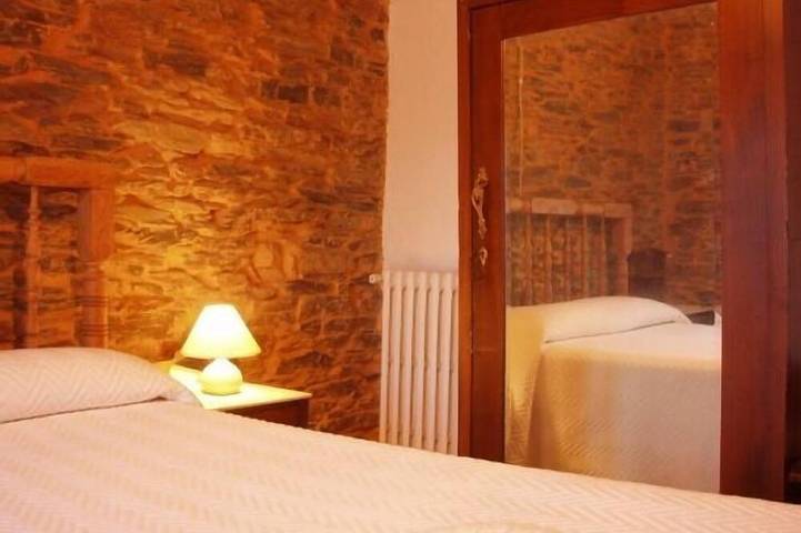 Casa rural El Barreiro, ****( 4 estrellas) 6 plazas. Alquiler íntegro. El Bierzo in Páramo del Sil, Cordillera Cantábrica