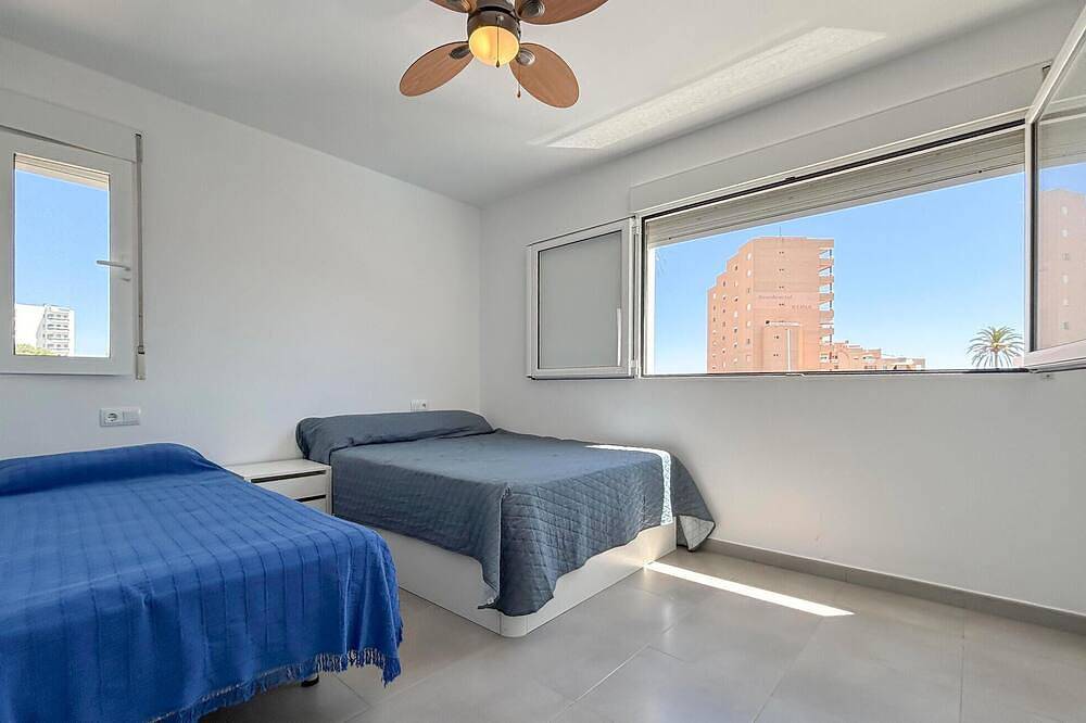 Cozy home in Cartagena with private swimming pool, can be inside or outside in La Manga del Mar Menor, Carthagène