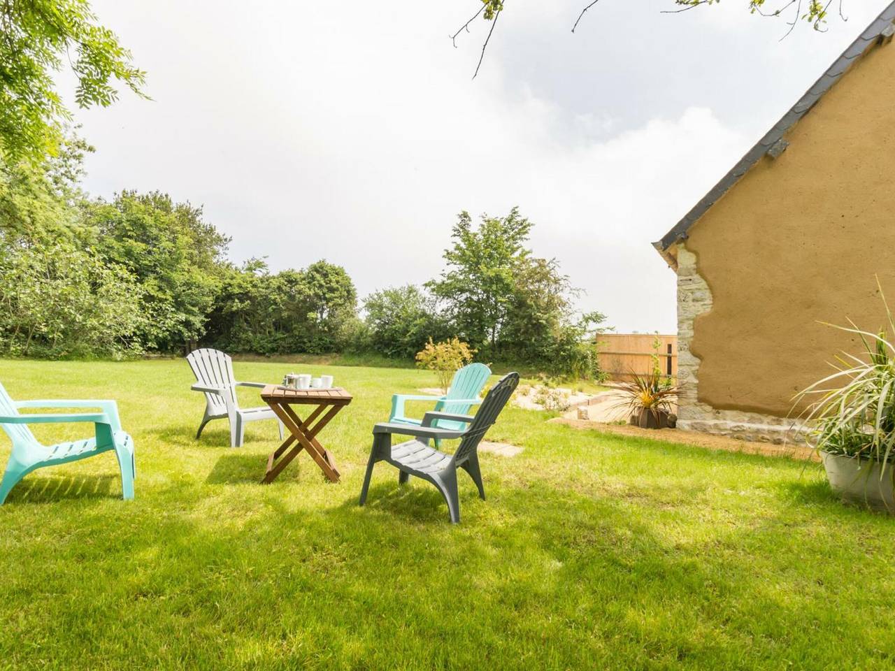 Estudio entero, Encantadora casa normanda restaurada con jardín y terraza in Carentan les Marais, Región de Saint-Lô