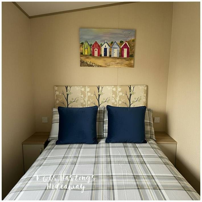 Cottage for 6 people, with terrace and garden as well as pool, with pets in Bexhill
