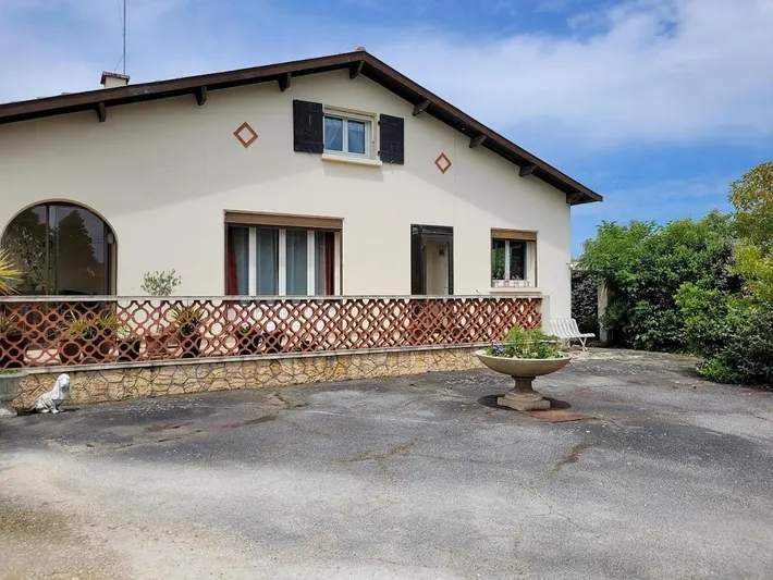 Holiday home for 7 people, with garden and terrace, with pets - 1
