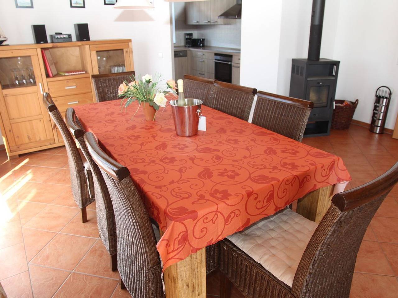 Olle Warft - 150qm Ferienhaus für 8 Personen + Hund mit Sauna, Kamin und großem Garten in Grimersum, Krummhörn