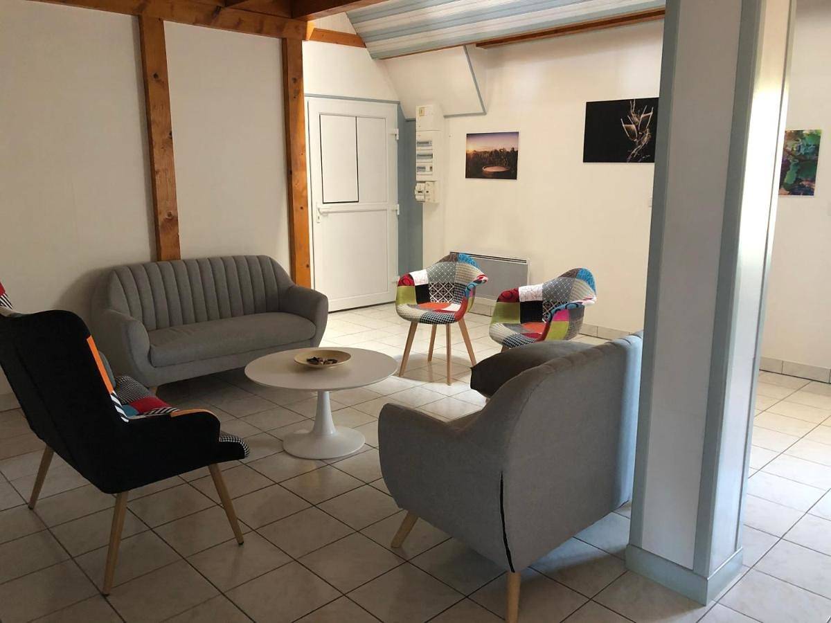 Appartement entier, Three-Bedroom Apartment in Étoges, Marne