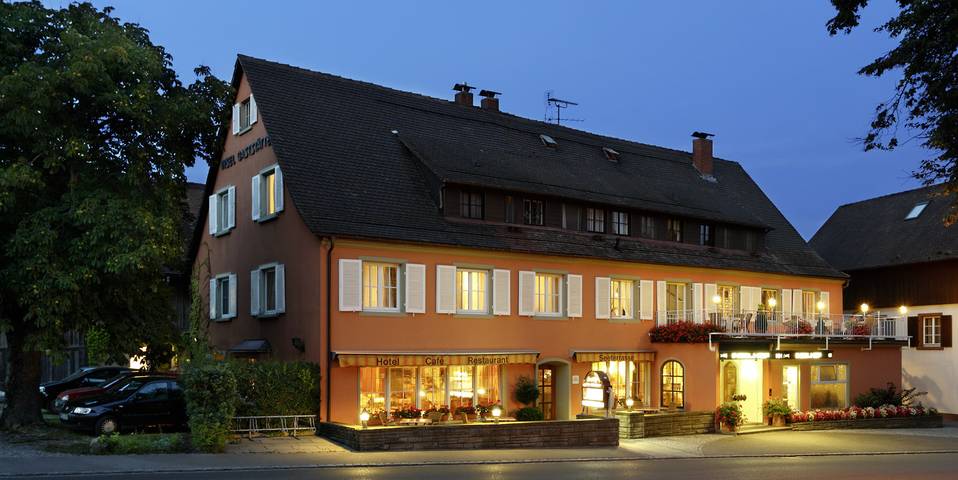 Ferienwohnung für 4 Personen, mit Terrasse und Garten sowie Seeblick in Reichenau