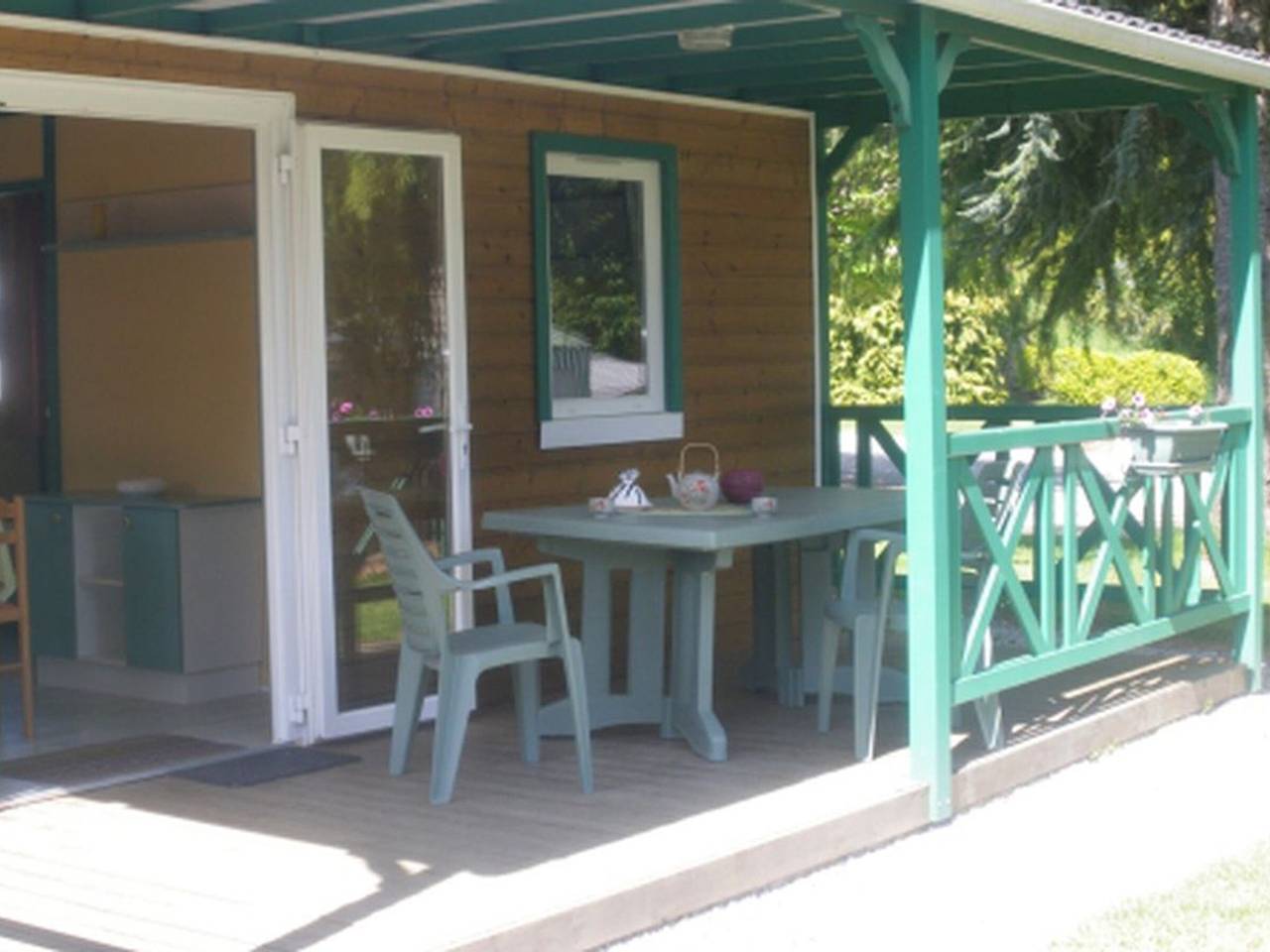Chalet avec Terrasse pour 4 Pers. in Bieuzy, Région de Pontivy