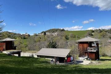 Location de vacances pour 8 personnes, avec jardin à La Bréole