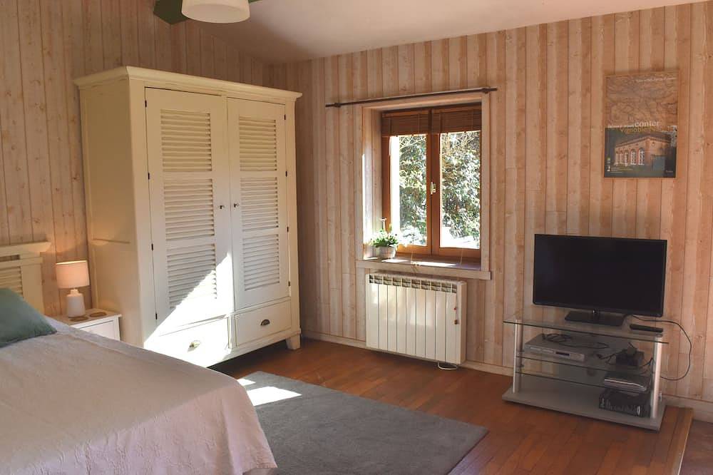 The grape-picker's cottage in a peaceful setting in Saint-Julien-de-Concelles, Nantes region