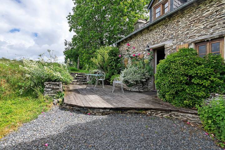 Gîte Le Petit Promenant: terraço privado, jardim e Wi-Fi em La Bazoque in Saint-Hubert-des-Biards, Bayeux (Região)