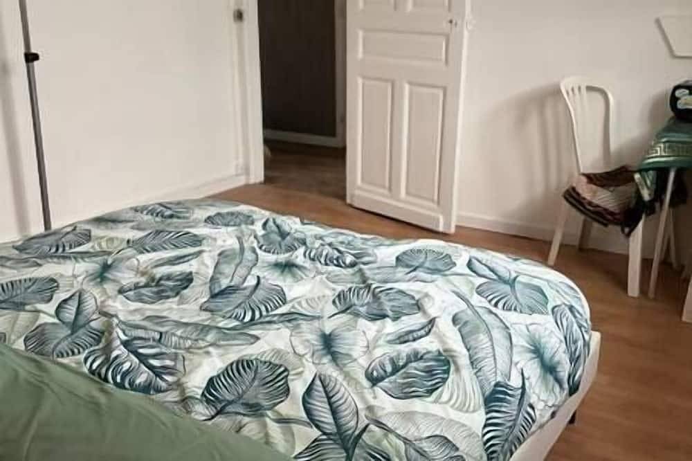 Entire apartment, T2 Proche du Ch D'arras in Sainte-Catherine (Pas-de-Calais), Arras region