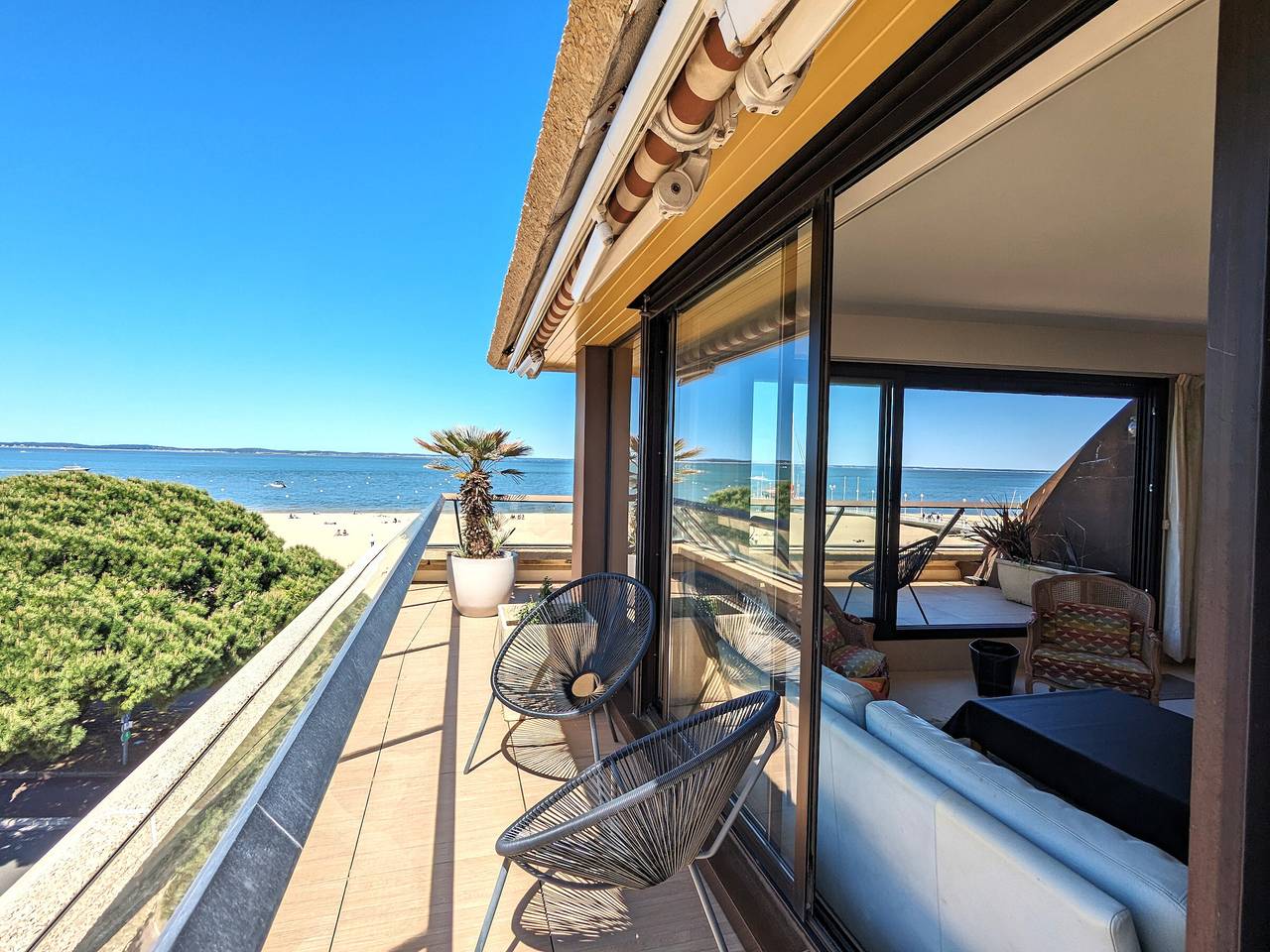 Appartement entier, Grand Appartement avec Terrasse, Clim, Wifi et Parking à Arcachon in Arcachon, Région d'Arcachon