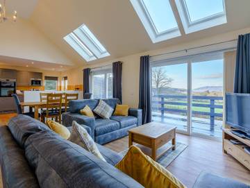 Log Cabin for 6 People in Argyll & Bute, Scotland, Photo 2