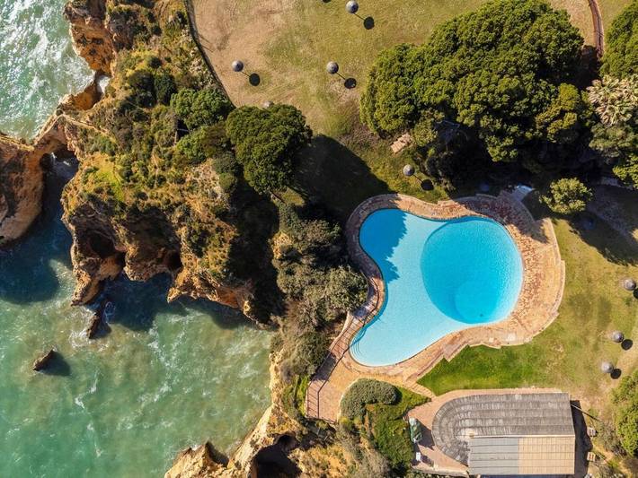 Apartamento de férias para 2 pessoas, com terraço e piscina em Praia da Prainha