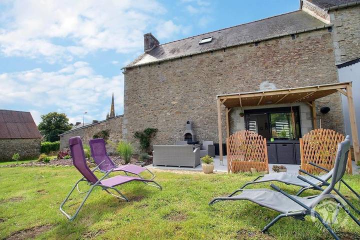 Location de vacances pour 6 personnes, avec terrasse et jardin à Maël-Pestivien - 3