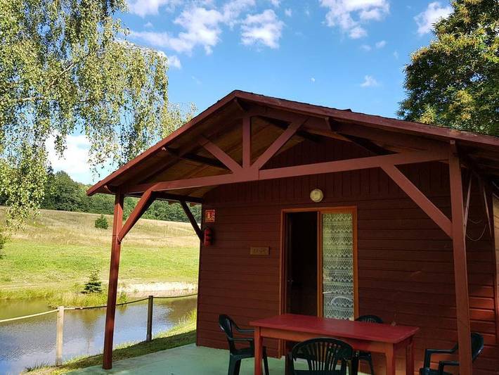 Camping la Ripole - Chalet 4 personen - Campahütte für 4 Personen – überdachte Terrasse – ohne Sanitäranlagen in Abjat-sur-Bandiat, Regionaler Naturpark Périgord-Limousin