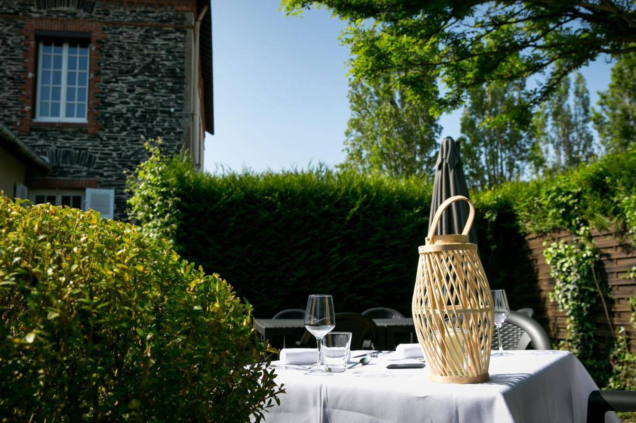 Logis Auberge De L'ombrée in Bel-Air (Combrée), Combrée
