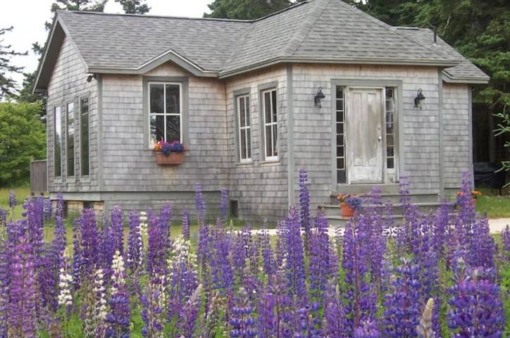 Cabin for 2 people, with yard and terrace in Maine