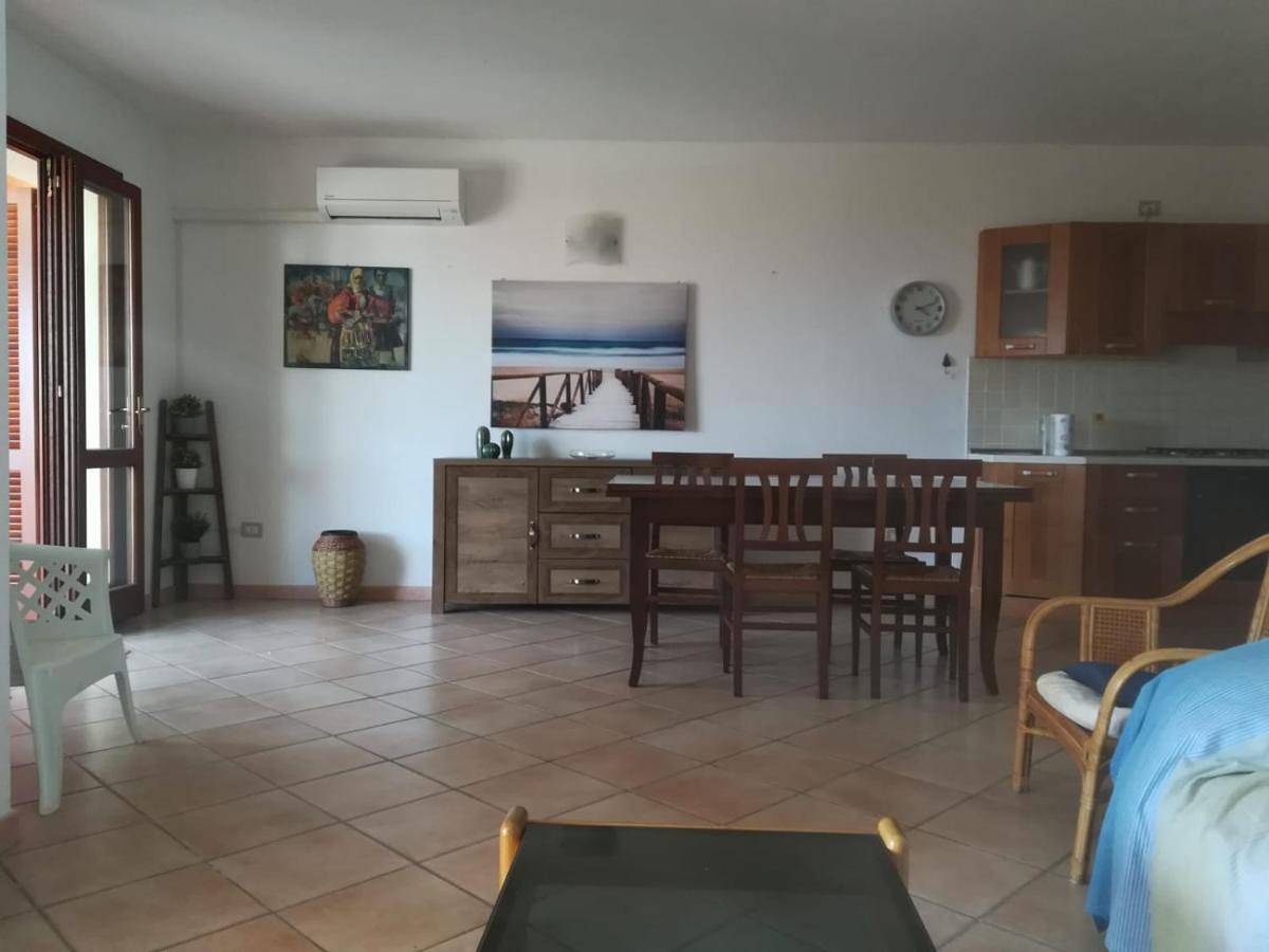 Appartement entier, Three-Bedroom Apartment with Ocean View in Funtana Meiga, Cabras