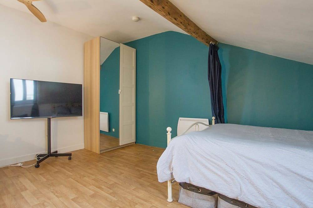Entire apartment, Lovely studio - near park in Le Pré-Saint-Gervais, Seine-Saint-Denis