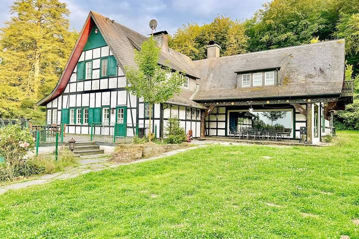 Ferienhaus für 22 Personen, mit Garten und Sauna sowie Balkon und Whirlpool in Wiehengebirge