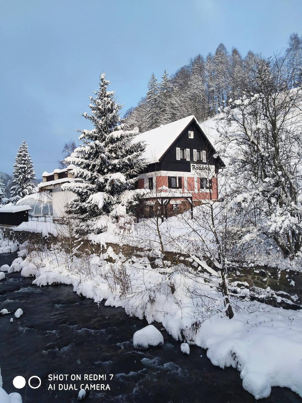 Ferienhaus mit solarbeheiztem Außenpool und Sauna in Dolní Dvůr, Region Trautenau
