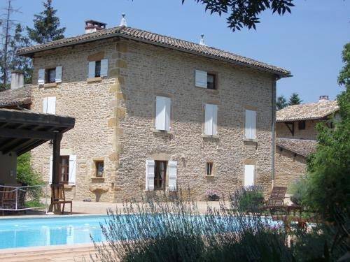 Chambre d’hôte pour 4 personnes, avec Terrasse ainsi que Jardin et Piscine