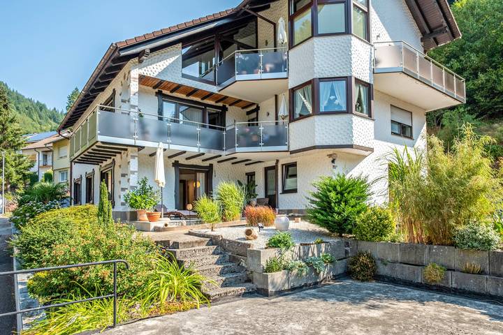 Ganze Wohnung, Ferienwohnung Uli Schätzle mit Bergblick, privater Terrasse und Wlan in Hornberg, Mittlerer Schwarzwald