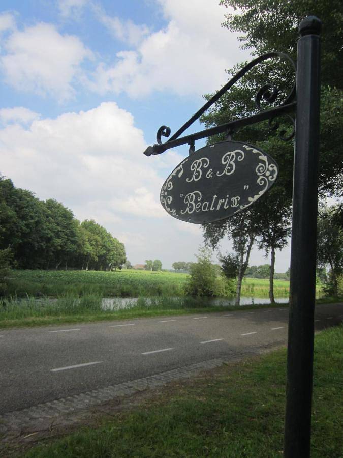 B&b voor 3 personen, with Terras and Tuin as well as Uitzicht in Drenthe