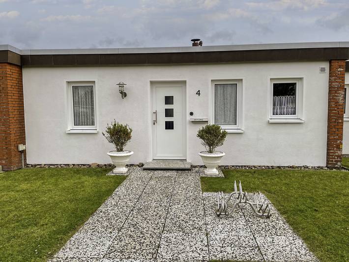 Ferienhaus für 4 Personen, mit Terrasse und Garten in Norddeich