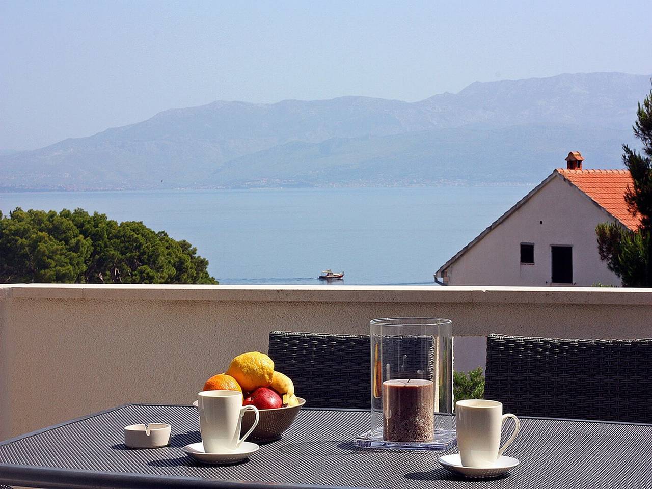 Ganzes Studio, Apartments Tomy - Studio Apartment with terrace in Sutivan, Brac