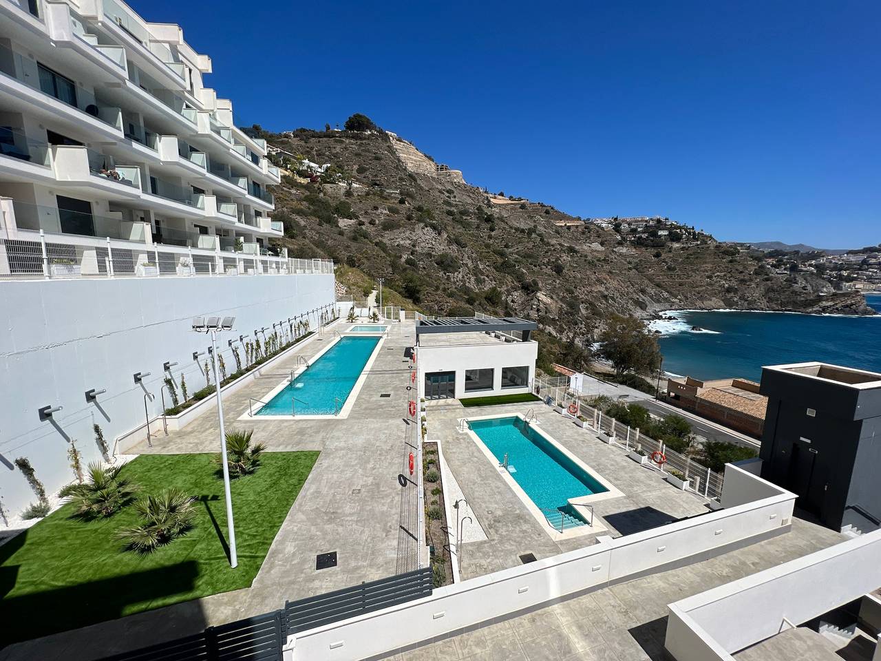 Ganze Wohnung, Ferienwohnung „Icon Marina A“ mit Meerblick, Gemeinschaftspool und Wlan in La Herradura, Almuñecar