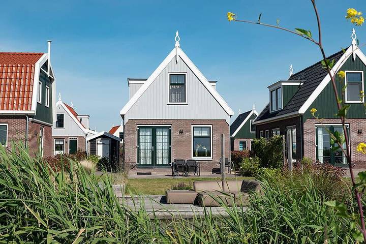 Vakantiehuis voor 4 personen, with Balkon/Terras and Terras as well as Tuin and Sauna in Waterland