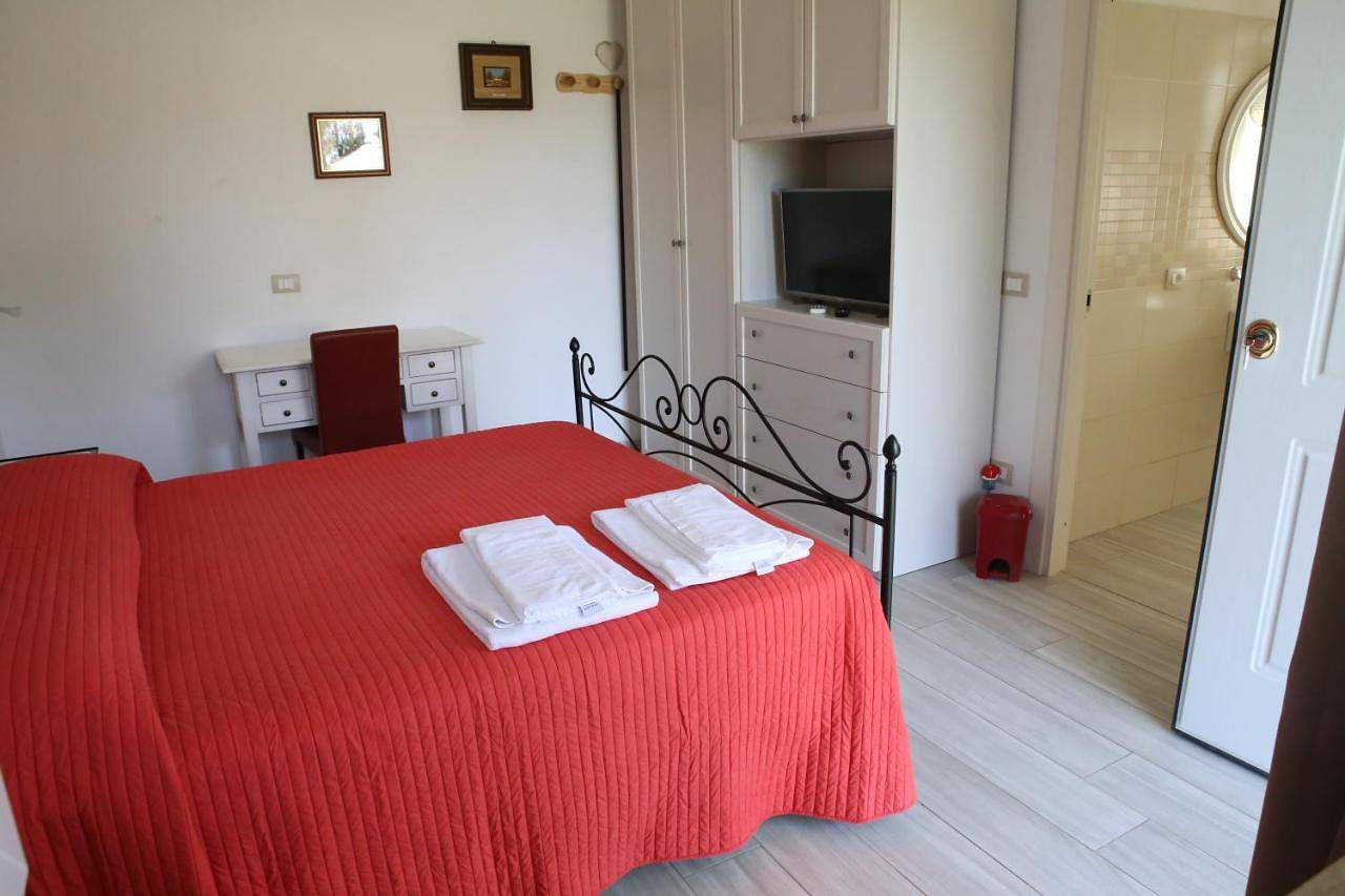 Deluxe Double or Twin Room with Garden View in Civitavecchia, Provincia di Roma