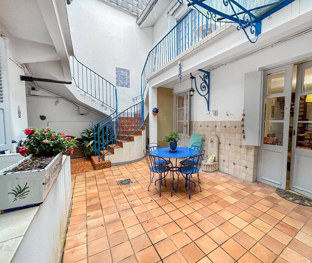 Maison rustique avec patio privé in Pau, Béarn