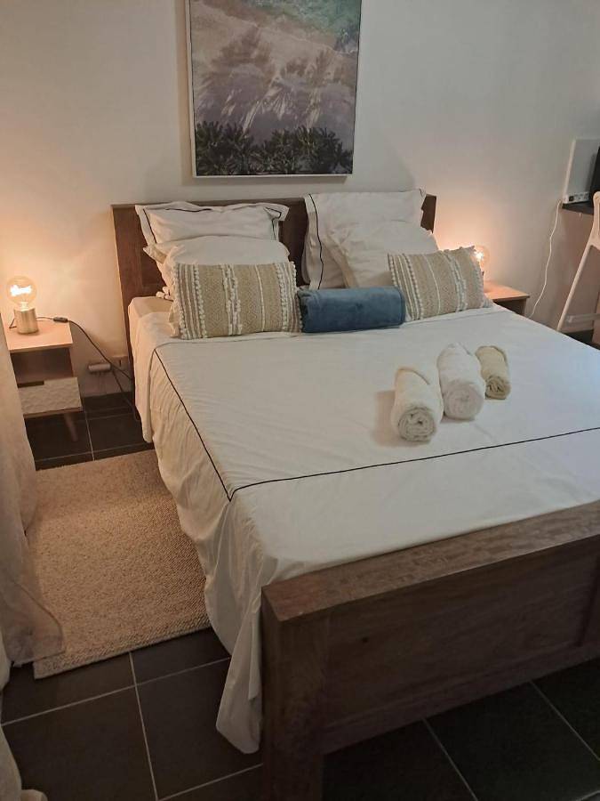 Appartement de vacances pour 2 personnes, avec balcon ainsi que piscine et jardin