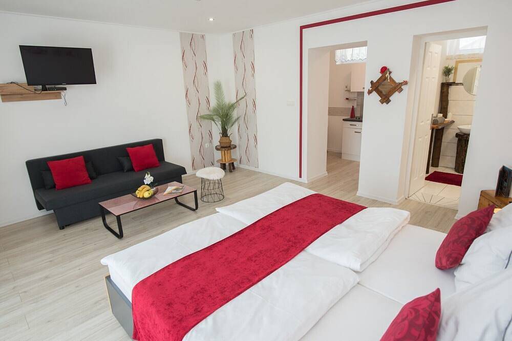 Ganze Wohnung, Ehm: Modernes Apartment nahe Therme & Natur-A1 in Mesteri, Komitat Eisenburg