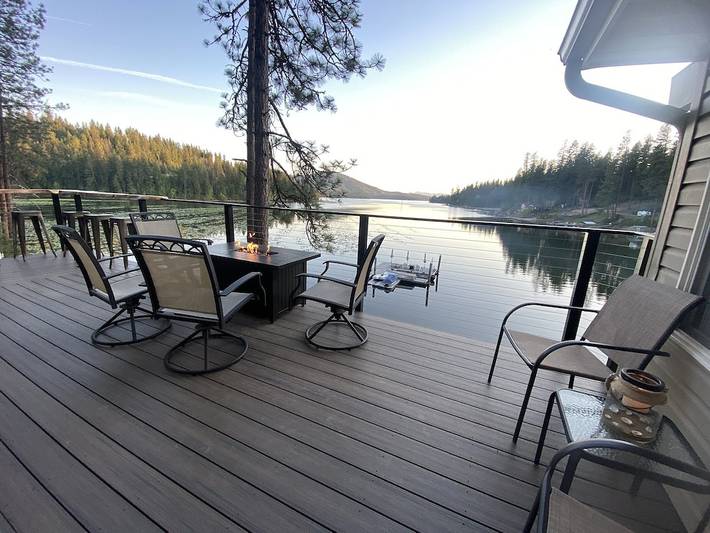 Lake house for 6 people, with balcony in Idaho