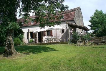 Location de vacances pour 7 personnes, avec jardin, animaux acceptés à Beauregard