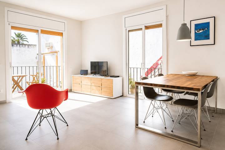 Apartamento entero, Apartamento de vacaciones para 5 personas con balcón in Platja de Sant Sebastià (Sitges), Sitges