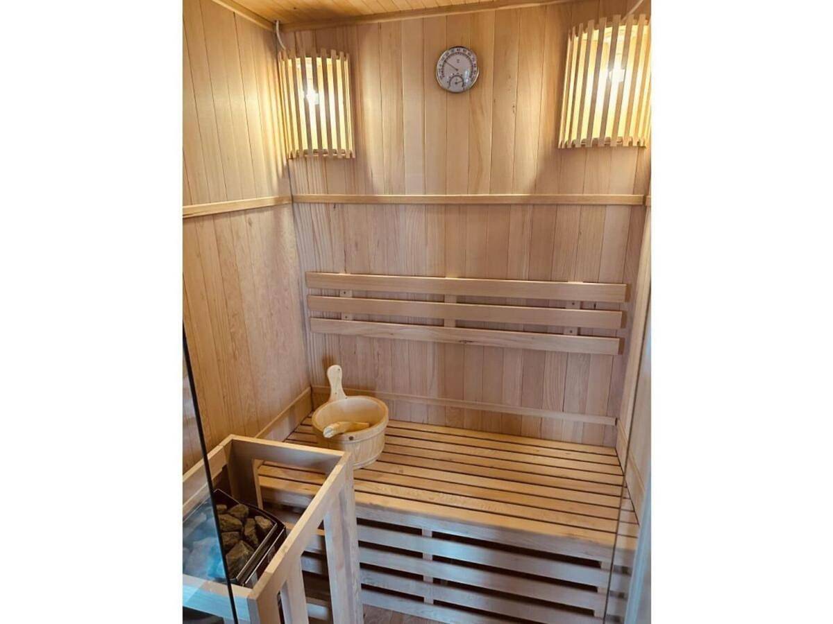 Two-Bedroom House Boat in Lübeck (Stadt), Lübeck