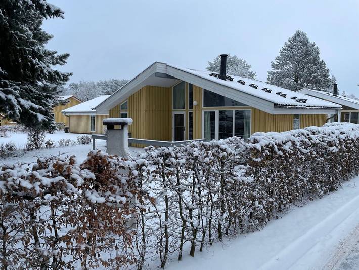 Ferienpark für 4 Personen, mit Whirlpool und Terrasse sowie Garten und Pool in Mirow