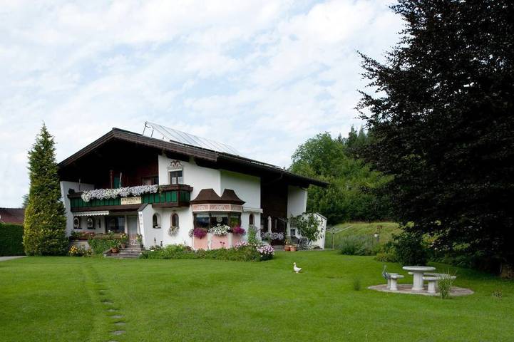 Ferienhaus für 3 Personen, mit Balkon und Terrasse sowie Garten und Ausblick in Ehenbichl - 2
