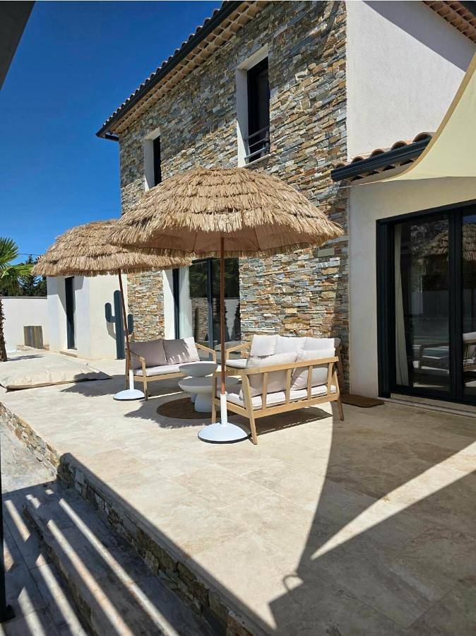 Location de vacances pour 7 personnes, avec piscine et jardin, adapté aux familles à Le Rove - 4