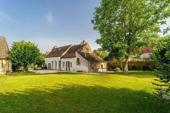 Location de vacances pour 10 personnes, avec jardin, animaux acceptés à Gilly-lès-Cîteaux
