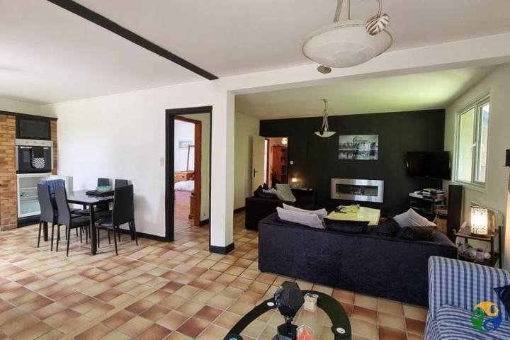 Location de vacances pour 10 personnes, avec terrasse et jardin dans Le Haut-Corlay - 3