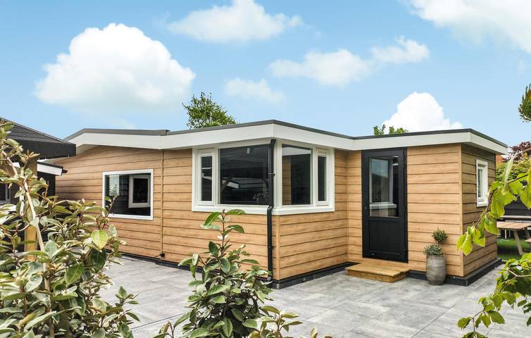 Ferienhaus für 8 Personen, mit Terrasse und Garten sowie Pool - 1