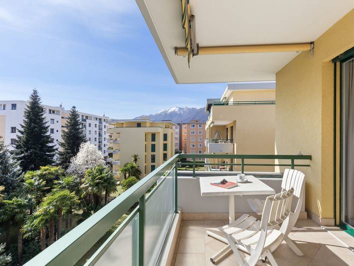 Vakantiewoning voor 2 personen, with balkon and uitzicht as well as tuin in Locarno