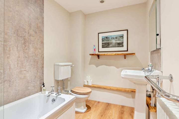 Entire apartment, Miserden Park Flat in Stroud, Gloucestershire
