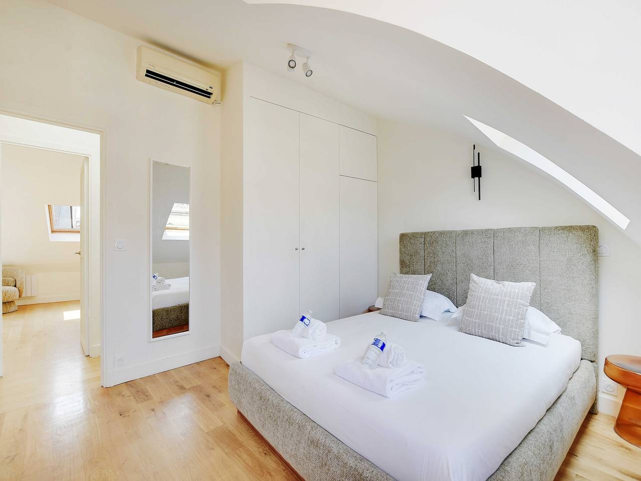 Appartement entier, Apt climatisé 3Ch/6P - Saint-Lazare/Les Champs Elysée in Paris, Île de France