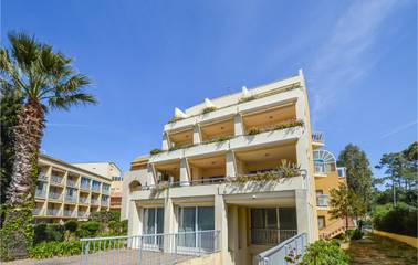 Gîte pour 6 personnes, avec terrasse à Calvi