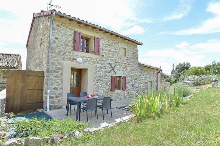 Gîte pour 4 personnes, avec Terrasse ainsi que Jardin et Vue